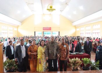 Bupati Dairi Vickner Sinaga Hadiri Ibadah Minggu dan Pesta Gotilon di HKBP Resort Sidikalang, Minggu (14/9/2025) di Sopo Godang HKBP Sidikalang.