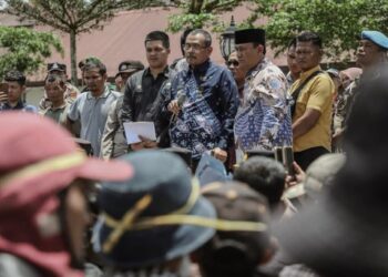 Temui Pendemo Minta Tutup PT Gruti, Bupati  : Mari Bersama Cari Solusi
