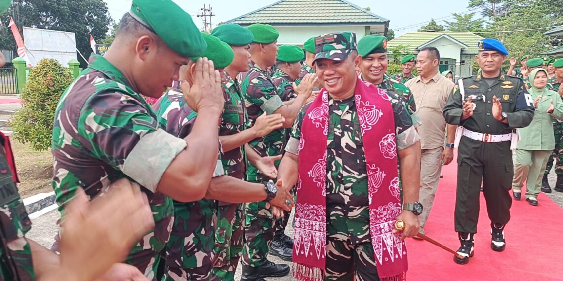 Danrem 041/Gamas Kunjungi Kodim 0428/Mukomuko, Berikan Pengarahan dan Tinjau Sejumlah Program