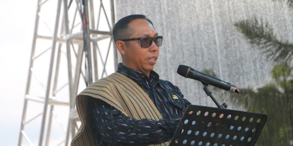 Bupati Taput: Kita Naikkan Nilai Ulos Jadikan Ulos sebagai Identitas dan Penggerak Ekonomi Masyarakat.