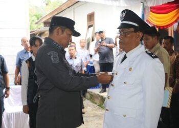 Bupati Taput Lantik Kepala Desa Antar Waktu Desa Sitolu Ompu, Ajak Masyarakat Bersatu Membangun Desa