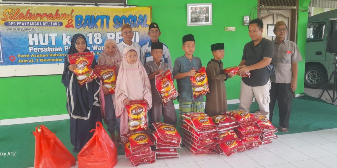 Silaturahmi dan Bakti Sosial ke Panti Asuhan Warnai HUT ke-18 PPWI di Bangka Belitung