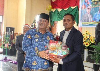 Wakil Bupati Dairi Lepas Pawai Dan Hadiri Acara Natal Keluarga Besar Hamba Tuhan Se- Kabupaten Dairi Tahun 2025