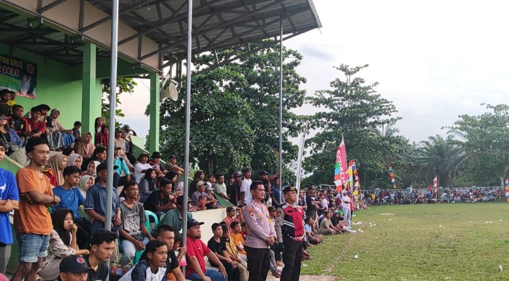 Polsek Way Serdang Melaksanakan Giat Pengamanan Turnamen Semi Open Sepak Bola Di Lapangan Merdeka Bukoposo