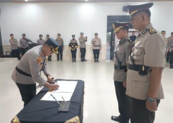 Polres Mesuji Melaksanakan Upacara Serah Terima Jabatan Kabag Log