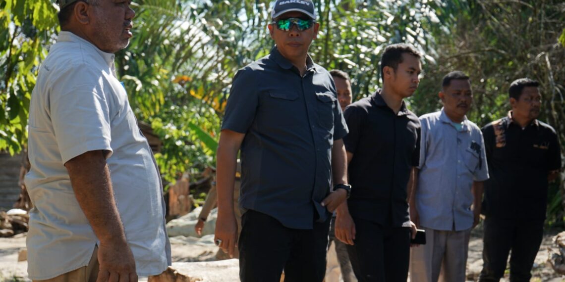 ‎Bupati Tapanuli Utara Tinjau Langsung Lokasi Banjir di Kecamatan Purbatua ‎