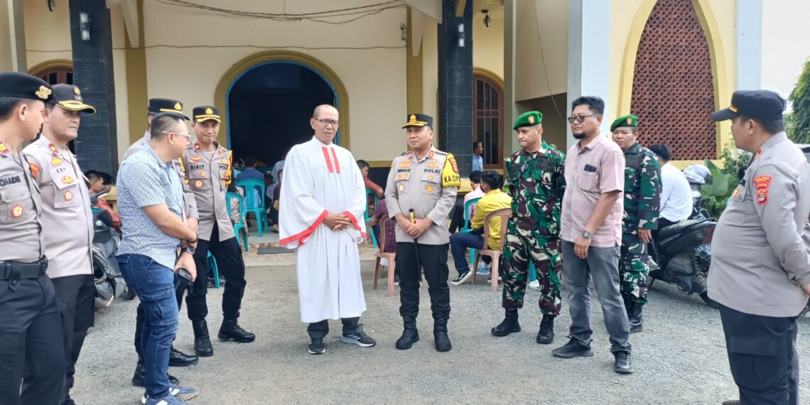 Kapolres Mesuji Cek Keamanan Gereja di Simpang Pematang, Pastikan Ibadah Natal 2025 Aman dan Nyaman