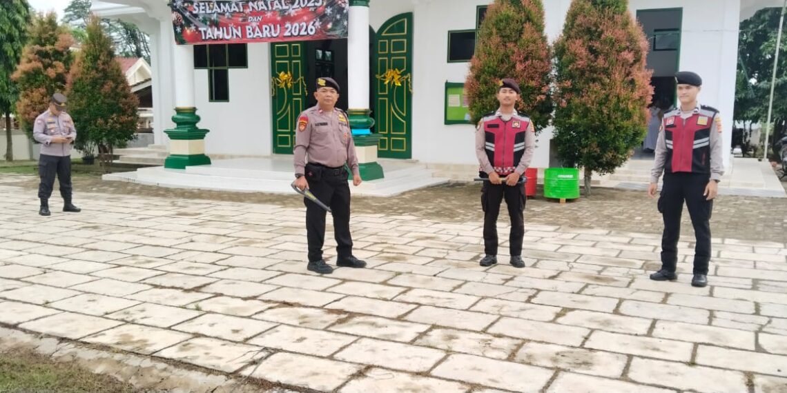 Polres Mesuji Jaga Keamanan Ibadah Natal di Gereja Santo Andreas dan HKBP Simpang Pematang