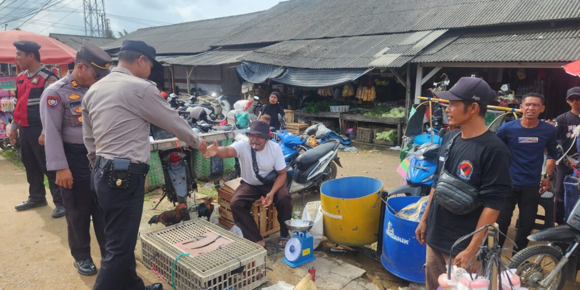 Satgas Preemtif dan Preventif Polres Mesuji Sambang dan Binluh di Pasar Desa Brabasan